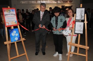 MESLEK VE SANATI BİRLİKTE YÜRÜTEN SAMET ATEŞ’İN, GENÇLİK HAFTASI RESİM SERGİSİNE BÜYÜK ÖVGÜ…