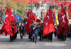 CUMHURİYET’İN 101.YILI, BANDIRMA’DA BÜYÜK BİR COŞKUYLA KUTLANDI…