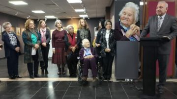 “AŞKIN YEŞEREN İZLERİ” RESİM SERGİSİ DERİN İZ BIRAKTI… BİR ANNENİN HAKLI GURURU, BÖYLE ANLAMLI GÜNE VE SERGİYE DAMGASINI VURDU