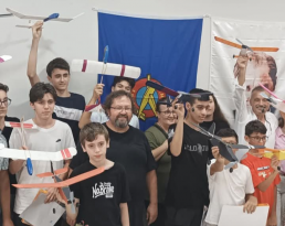 “İSTİKBAL GÖKLERDEDİR…” SÖZÜNÜ İLKE EDİNEN GENÇ KURSİYERLERİN SERTİFİKA HEYECANI…