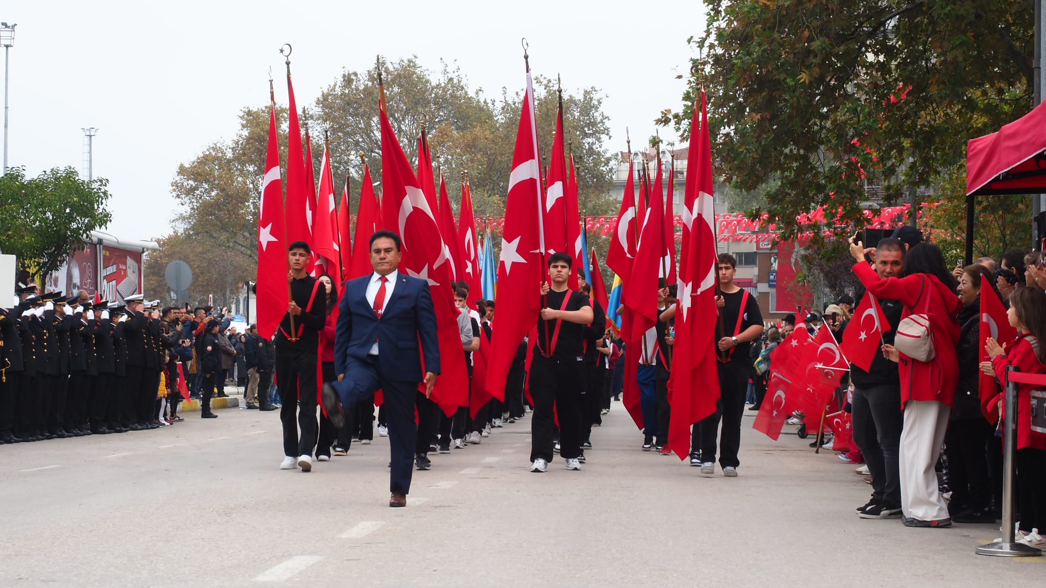 CUMHURİYETİMİZİN 102.YILI, BANDIRMA’DA BÜYÜK BİR COŞKUYLA KUTLANDI…