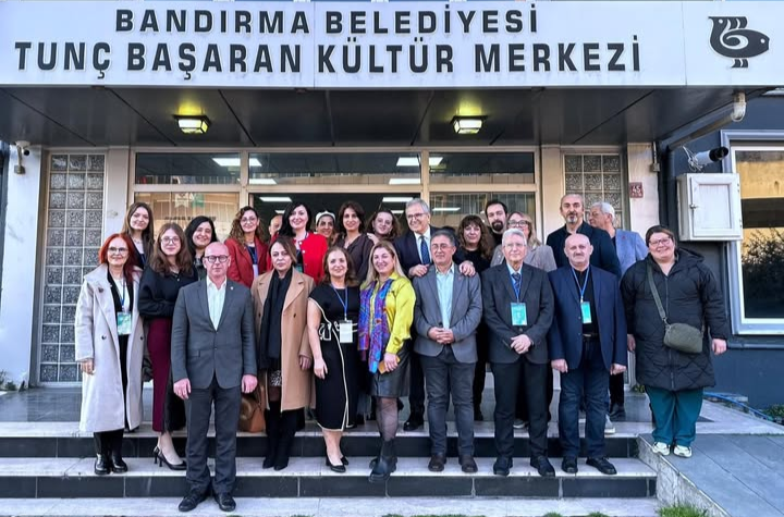 BANDIRMA SANAT GRUBU’NDAN; KUŞ CENNETİ TEMALI “SONSUZ UÇUŞ KARMA SERGİSİ”