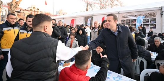 BAŞKAN AKIN, BANDIRMA’DA İFTAR ÇADIRINDA…