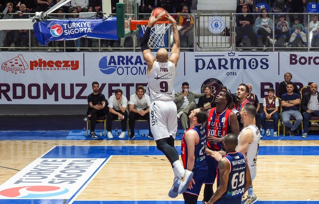 SÜPER LİG YOLUNDA, PLAY-OFF HEYECANI… BORDO, SERİYE GALİBİYETLE BAŞLADI…