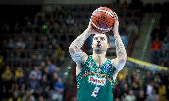 ALEX PEREZ, BORDO İLE YUVAYA DÖNDÜ…